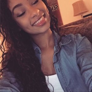 Meet your Posher, Simone